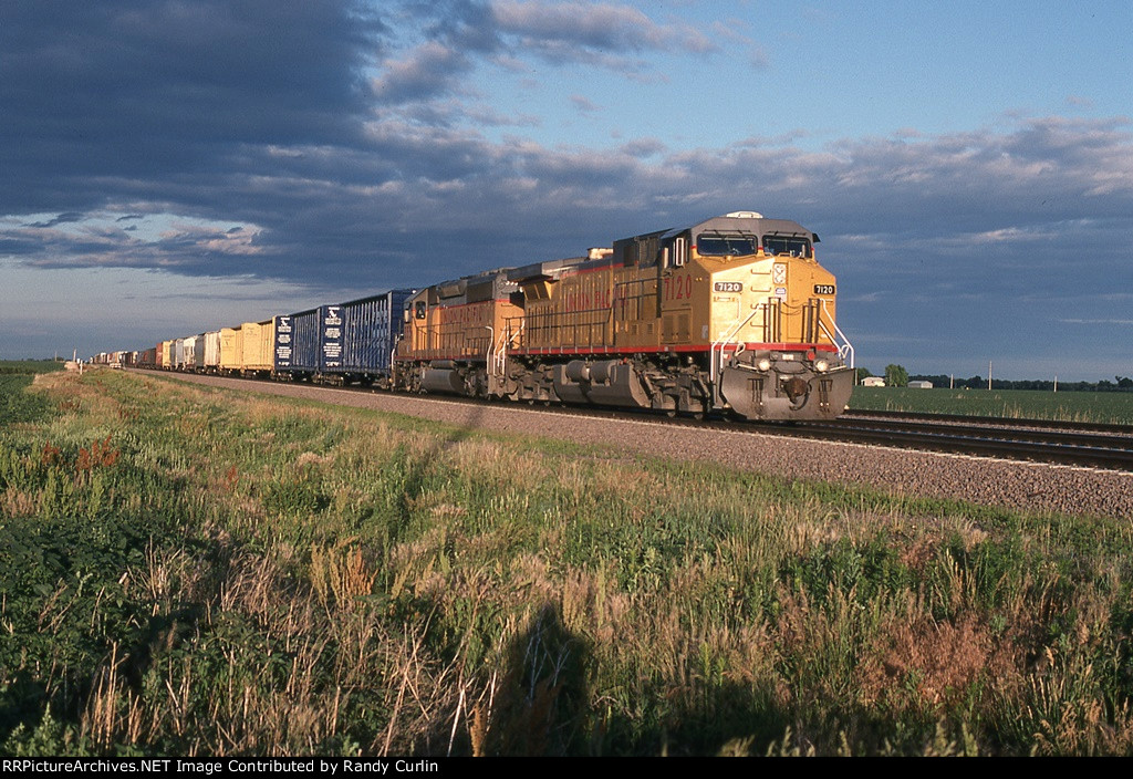 UP 7120 near Kearney